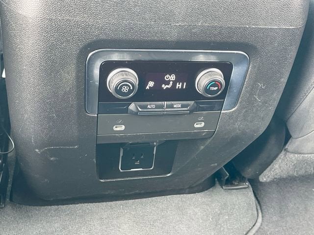 2023 Chevrolet Suburban LS