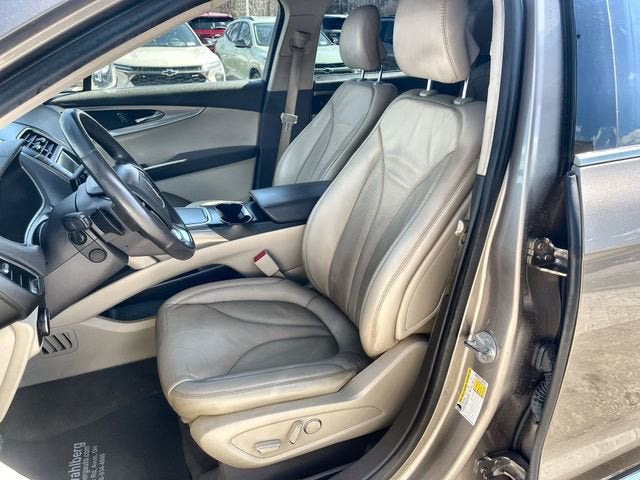 2019 Lincoln Nautilus Select