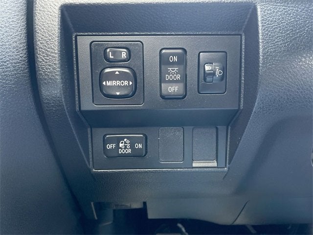 2014 Toyota Tundra SR5 5.7L V8