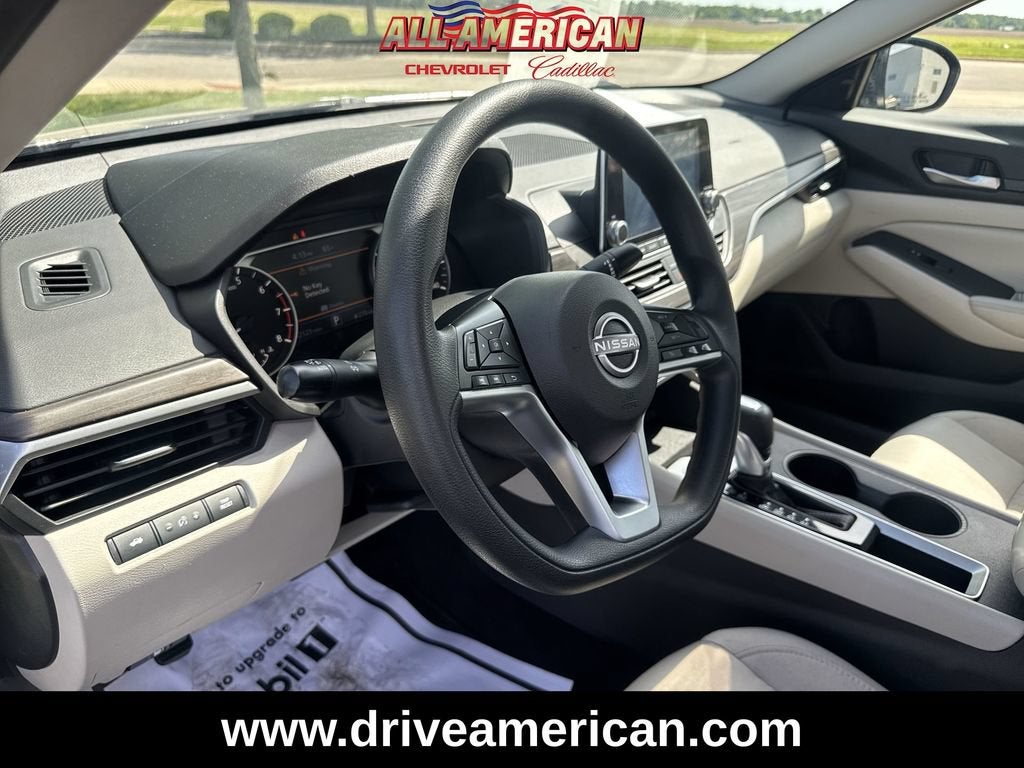 2025 Nissan Altima SV