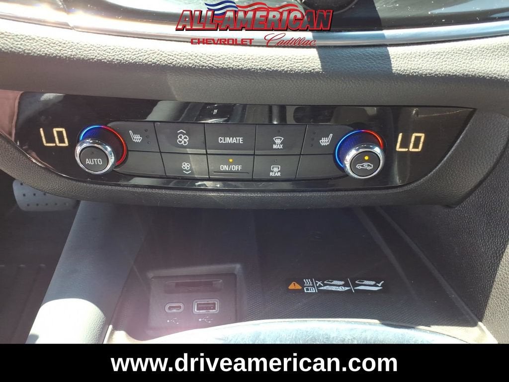 2022 Buick Enclave Essence