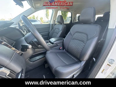 2024 Nissan Pathfinder SV