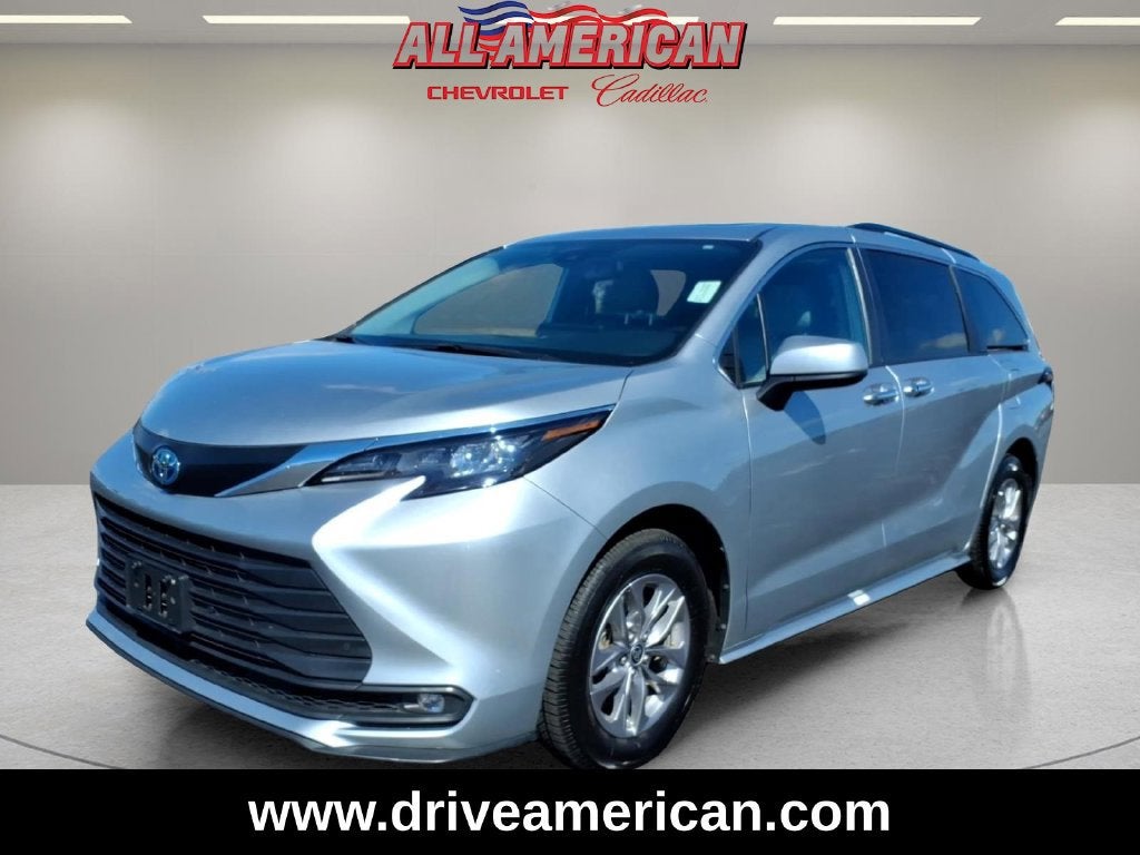 2025 Toyota Sienna XLE