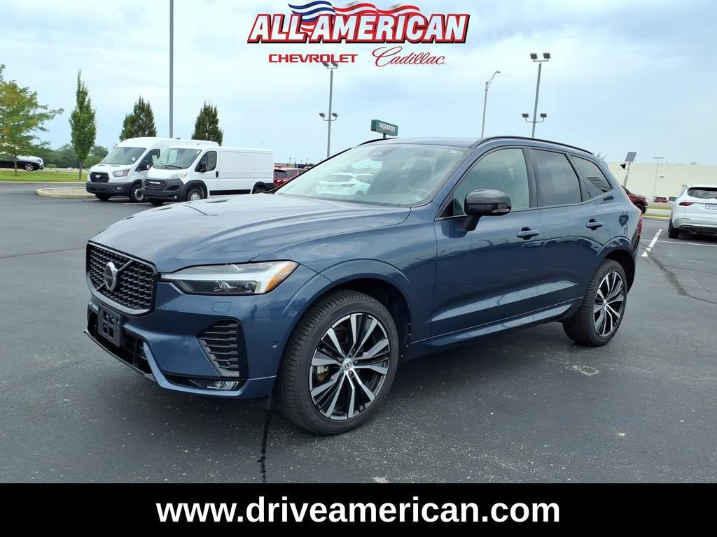 2024 Volvo XC60 Plus Dark Theme