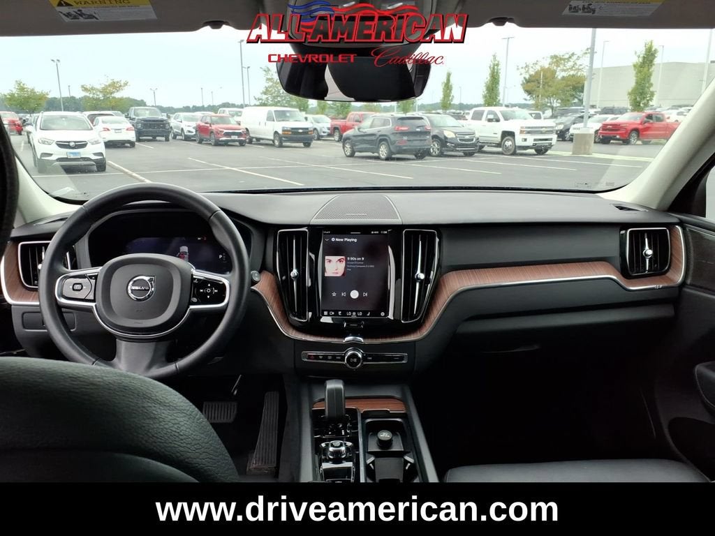 2024 Volvo XC60 Plus Dark Theme
