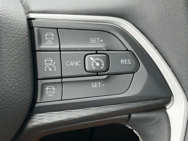 2023 Jeep Grand Cherokee L Laredo 4x4