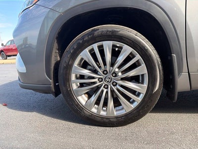 2026 Toyota Highlander Hybrid Platinum