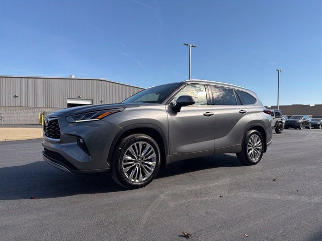 2026 Toyota Highlander Hybrid Platinum