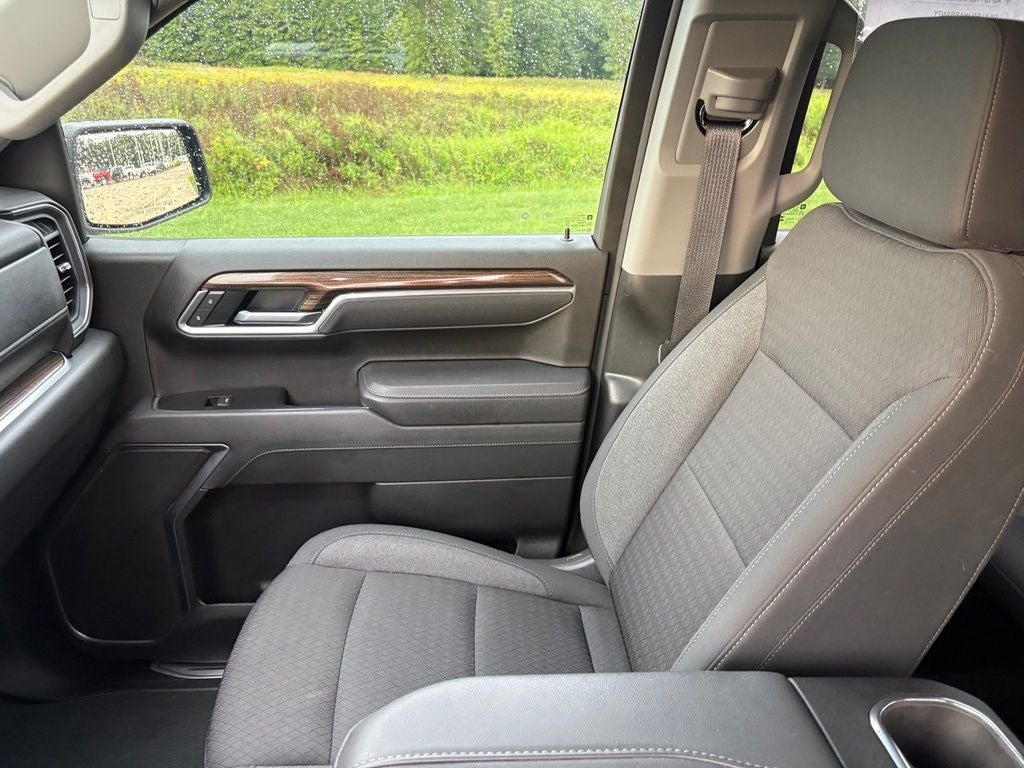 2025 Chevrolet Silverado 1500 LT LT1