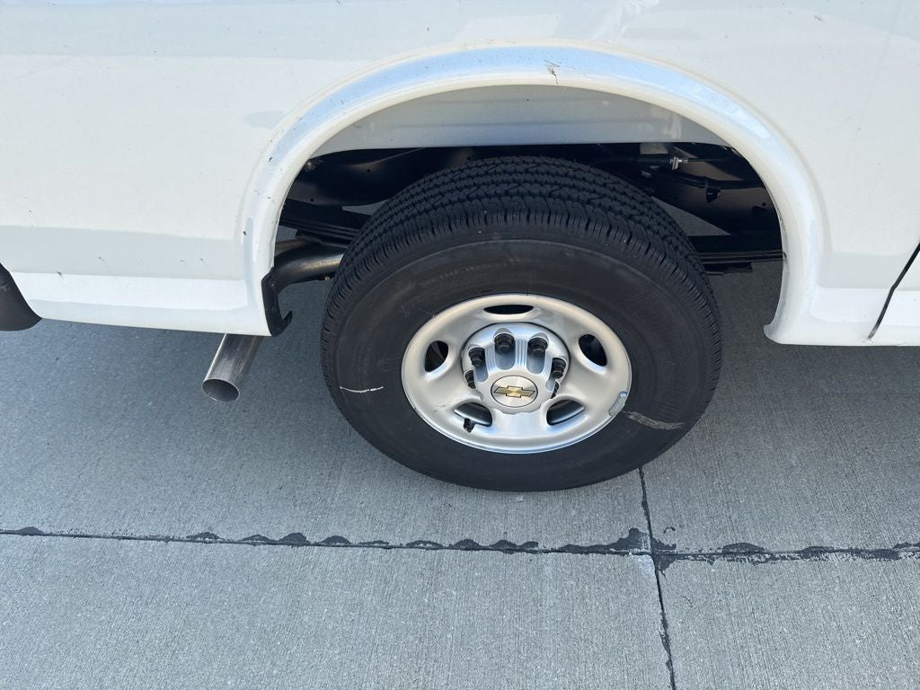 2025 Chevrolet Express 2500 Work Van Cargo