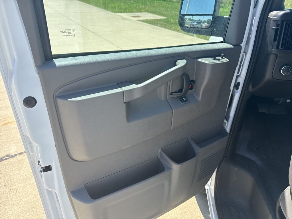 2025 Chevrolet Express 2500 Work Van Cargo