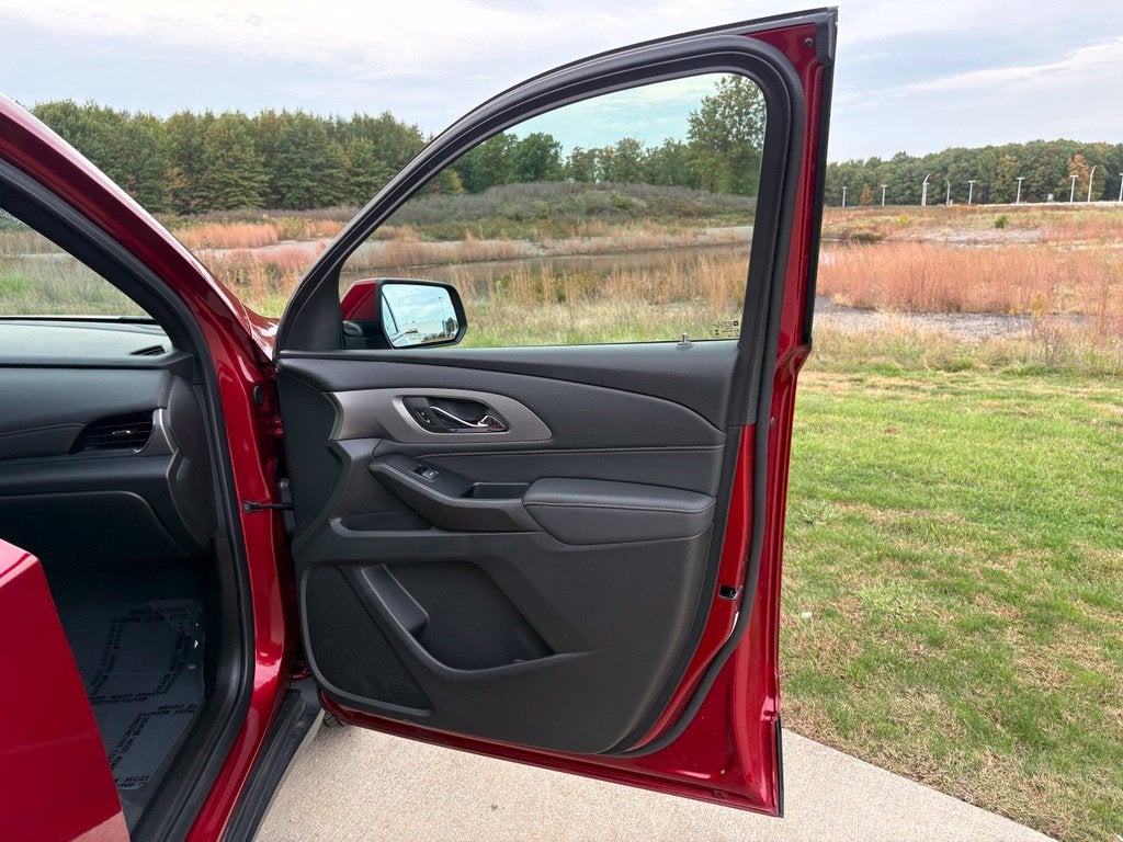 2024 Chevrolet Traverse Limited LT Cloth