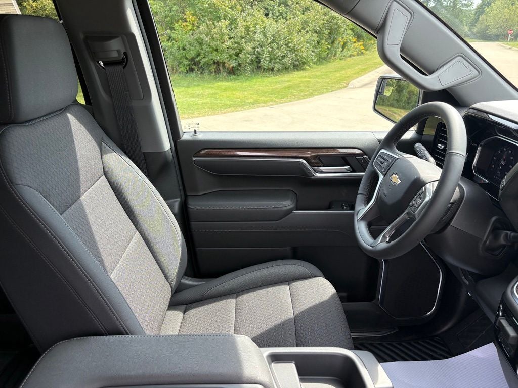 2026 Chevrolet Silverado 1500 LT LT1