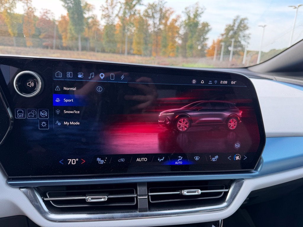 2025 Chevrolet Equinox EV LT
