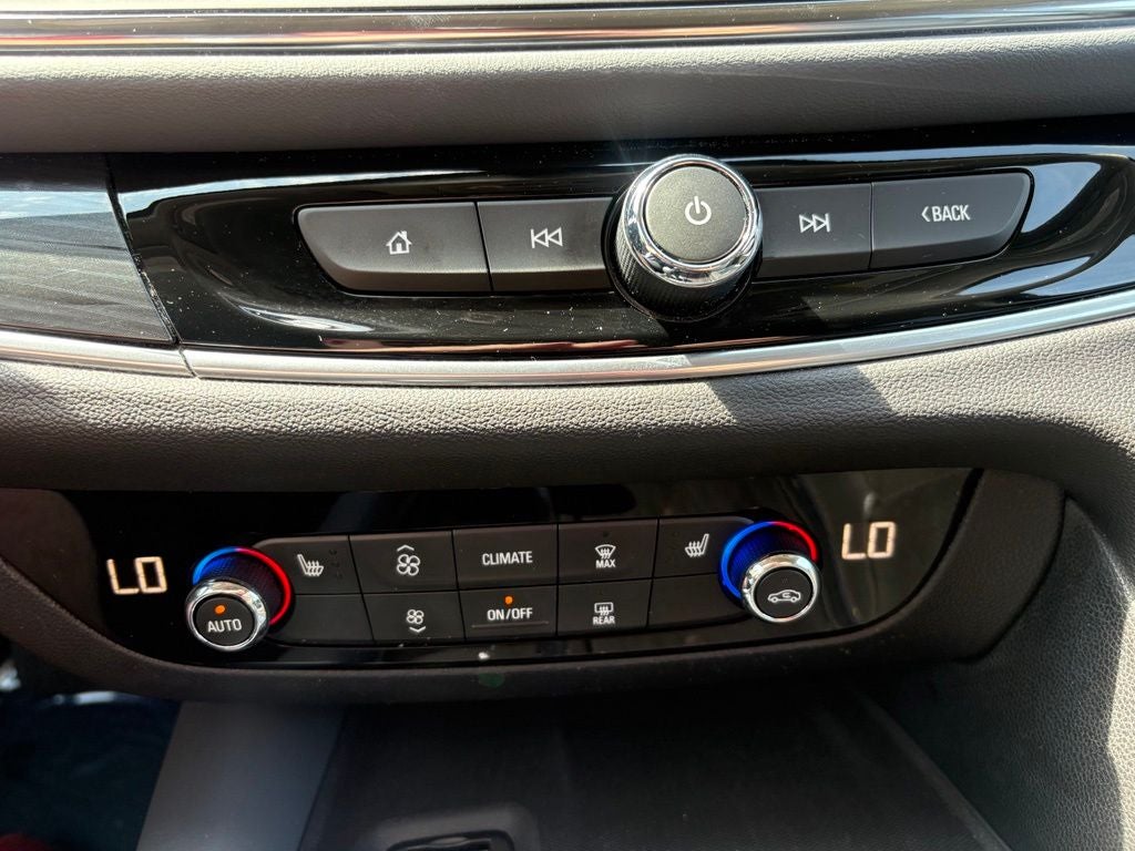 2021 Buick Enclave Essence
