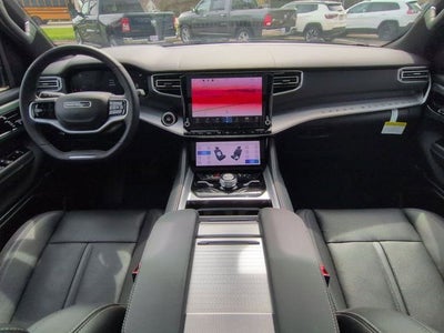 2023 Jeep Grand Wagoneer Base