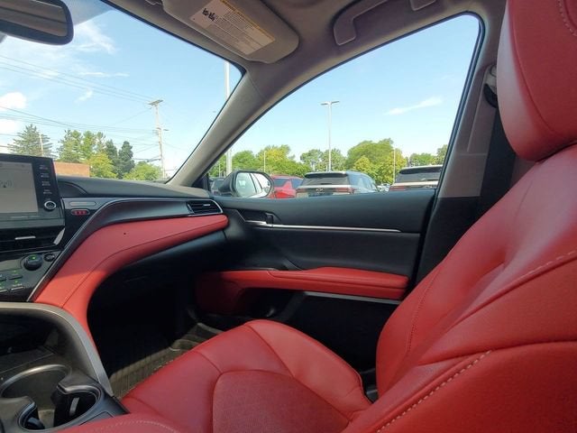 2022 Toyota Camry Hybrid XSE