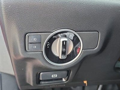 2017 INFINITI QX30 Premium