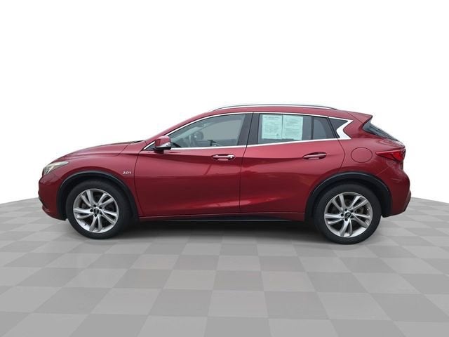 2017 INFINITI QX30 Premium