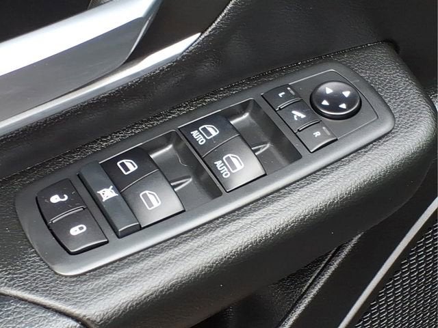 2020 RAM 1500 Big Horn Crew Cab 4x4 5'7" Box