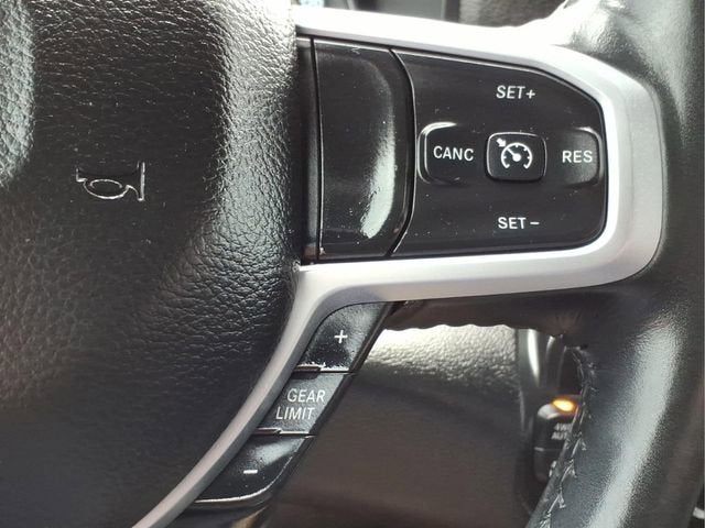 2020 RAM 1500 Big Horn Crew Cab 4x4 5'7" Box