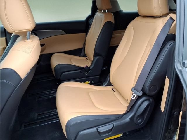 2023 Kia Carnival MPV LX Seat Package