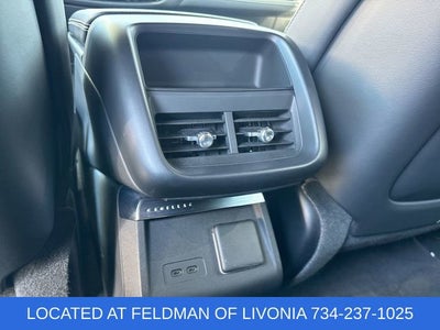2024 Cadillac LYRIQ Luxury 2