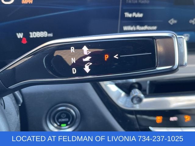 2024 Cadillac LYRIQ Luxury 2