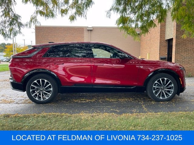 2024 Cadillac LYRIQ Sport 2