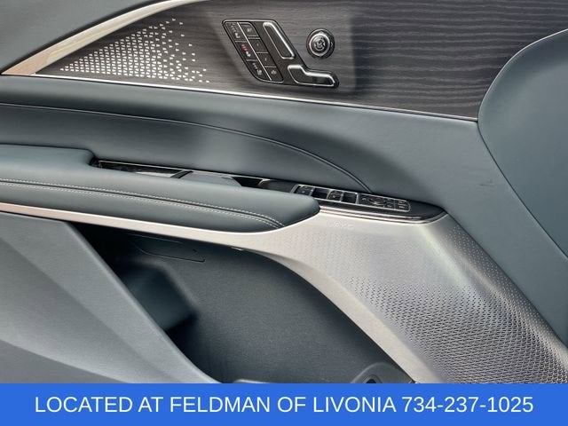 2024 Cadillac LYRIQ Sport 3