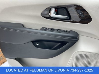 2023 Chrysler Pacifica Hybrid Limited