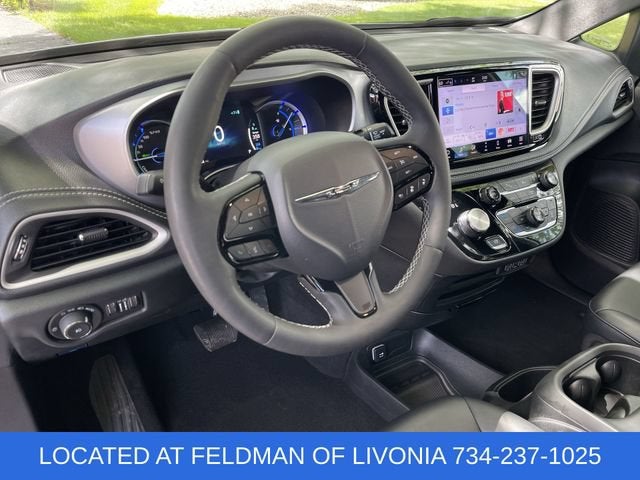 2024 Chrysler Pacifica Hybrid S Appearance Pkg