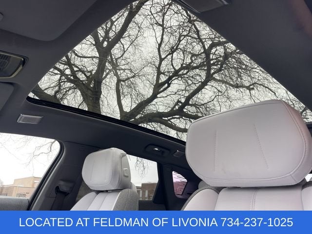 2025 Cadillac OPTIQ Luxury 1