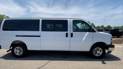 2025 Chevrolet Express Passenger 1LT