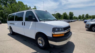2025 Chevrolet Express Passenger 1LT