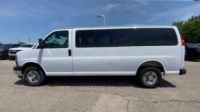 2025 Chevrolet Express Passenger 1LT