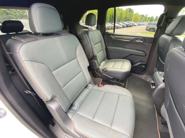 2024 GMC Acadia AT4