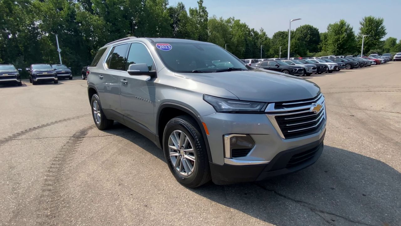 2023 Chevrolet Traverse LT Cloth