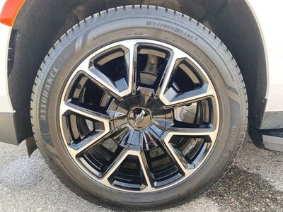 2023 Chevrolet Suburban RST