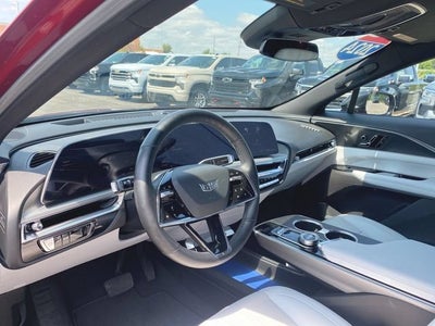 2024 Cadillac LYRIQ Luxury 1