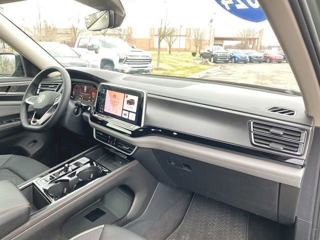 2024 Volkswagen Atlas 2.0T Peak Edition SEL