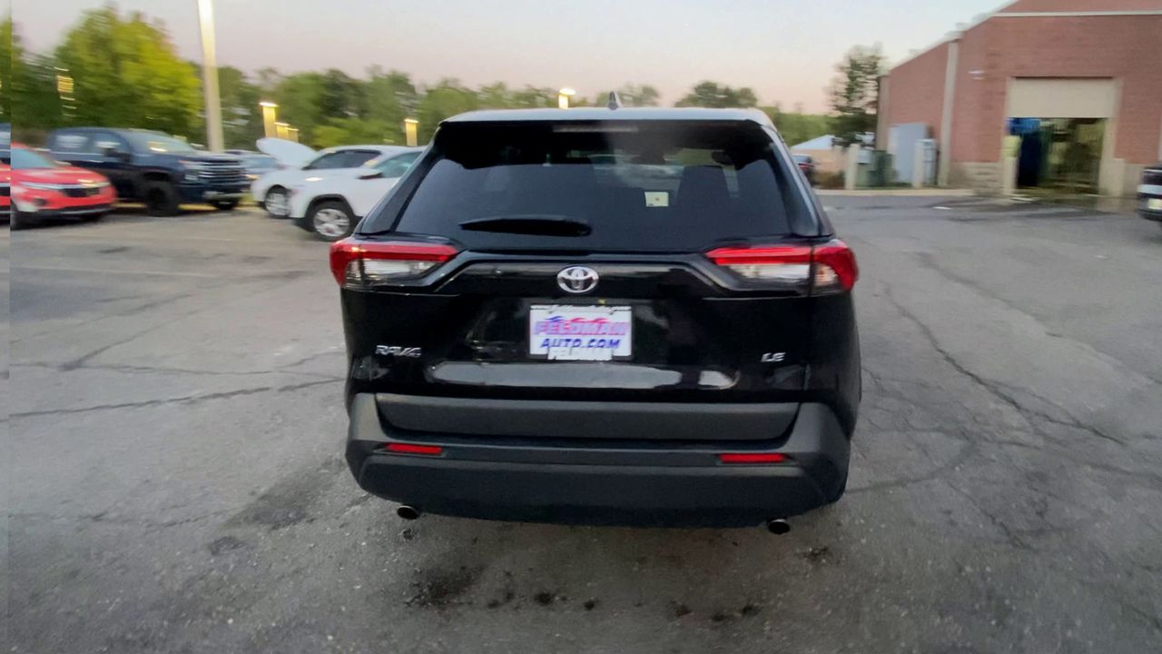 2025 Toyota RAV4 LE