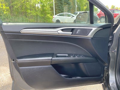 2020 Ford Fusion SE