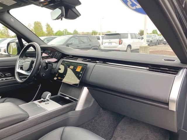 2025 Land Rover Range Rover SE