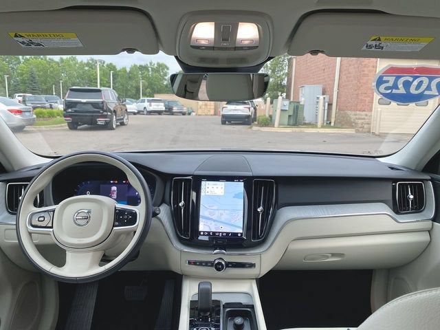 2025 Volvo XC60 B5 Plus