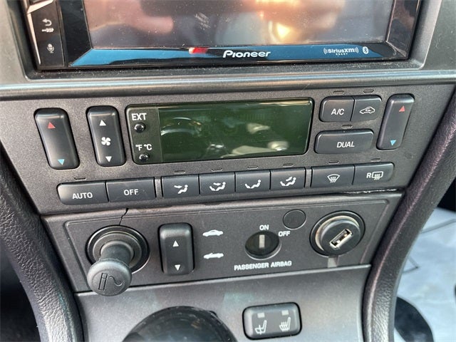 2004 Ford Thunderbird Base