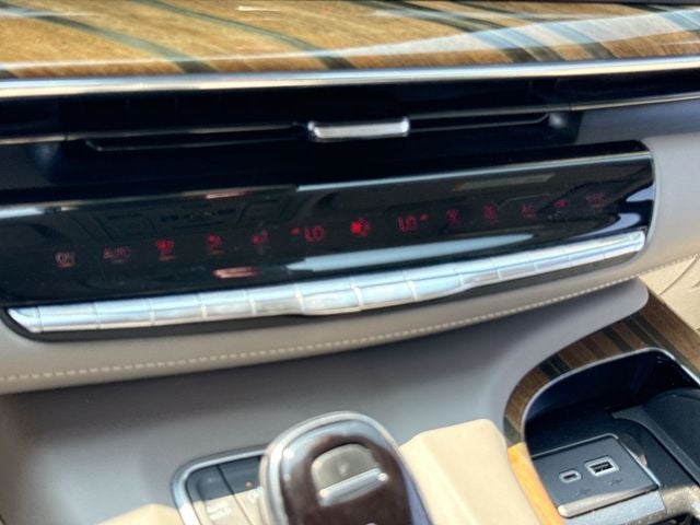 2022 Cadillac Escalade ESV Premium Luxury Platinum