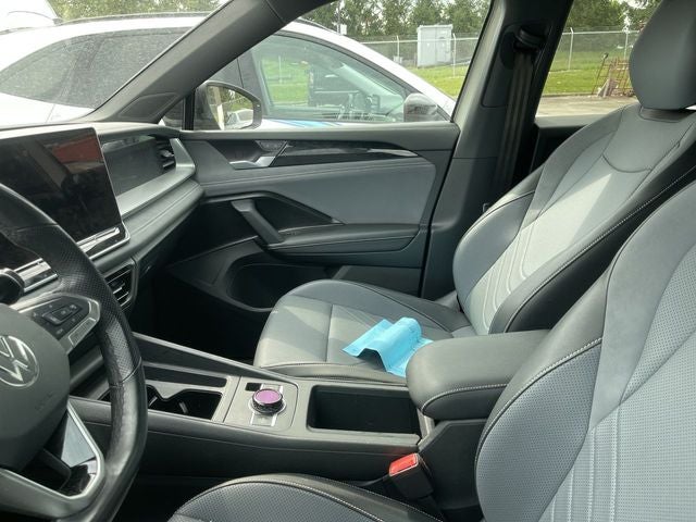 2025 Volkswagen Tiguan 2.0T SE R-Line Black