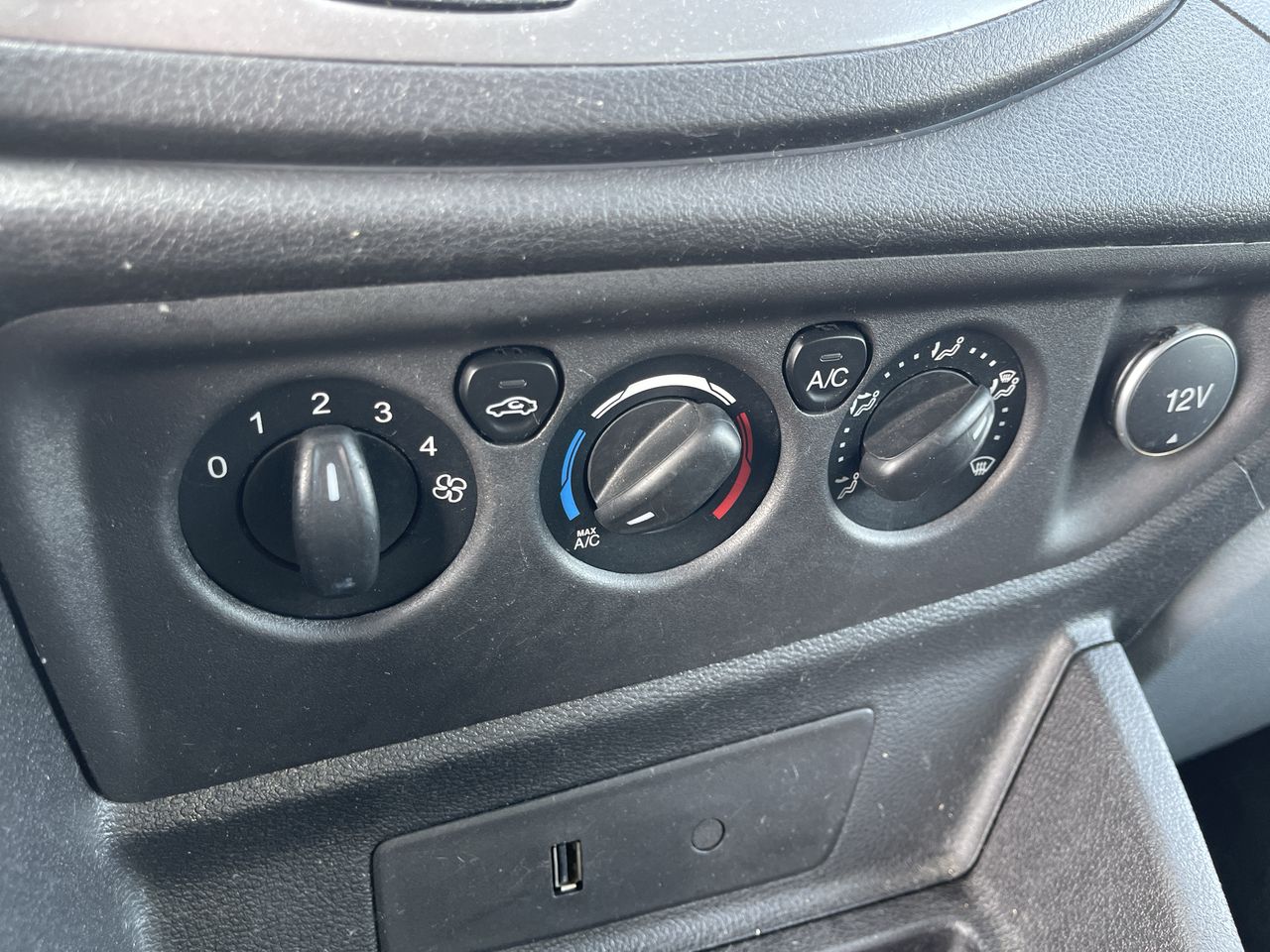 2018 Ford Transit Passenger Wagon XL