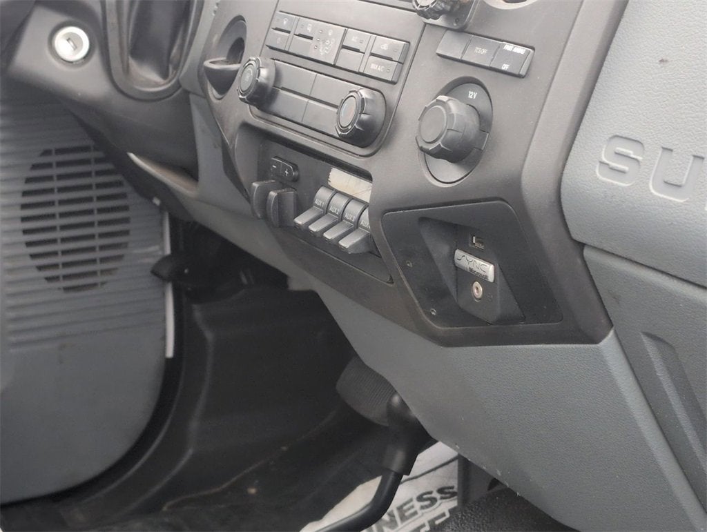 2013 Ford Super Duty F-350 DRW XL